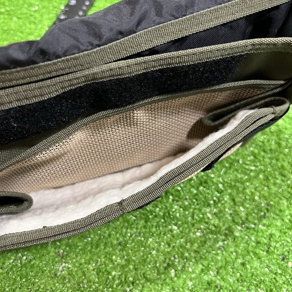 Vintage White River Fly Fishing Fanny Back Tackle Box Waist Bag Fly Storage NWOT - Picture 6 of 9